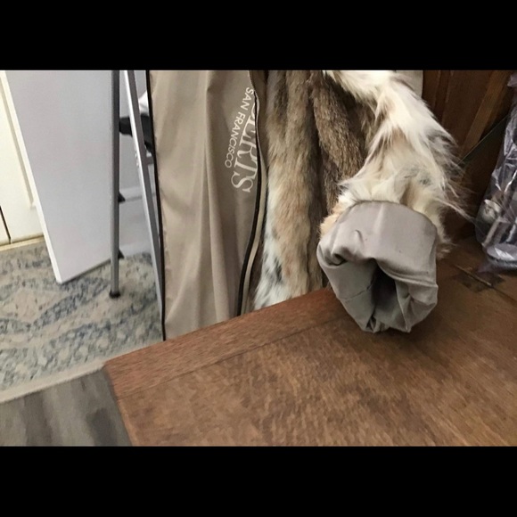 Fur coat - Picture 6 of 13